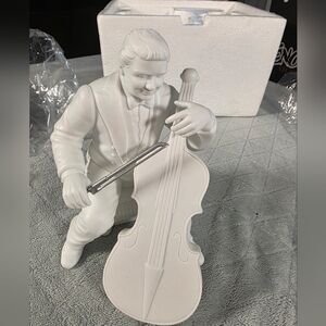 Department 56 Winter Silhouette Christmas Concerto Cellist
